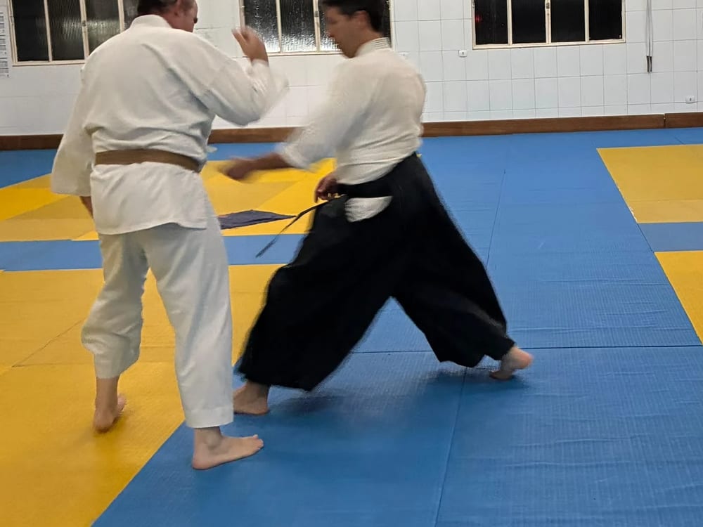 Treino de Aikidô no tatame da Academia Calasans Camargo